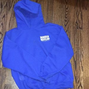 Dunder Mufflin sweat shirt.